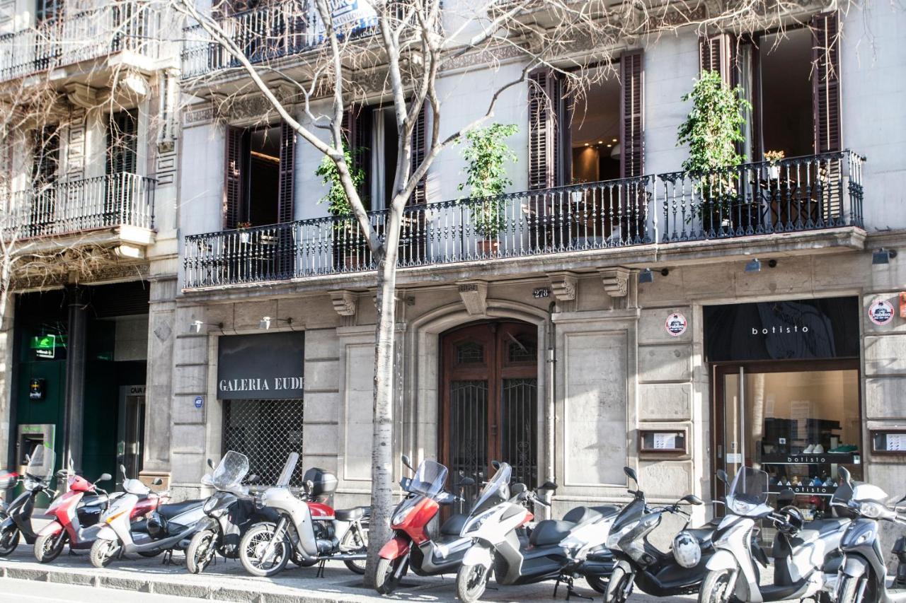 Cien, Barcelona
